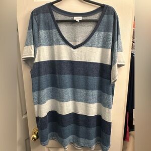 LuLaRoe Christy tee